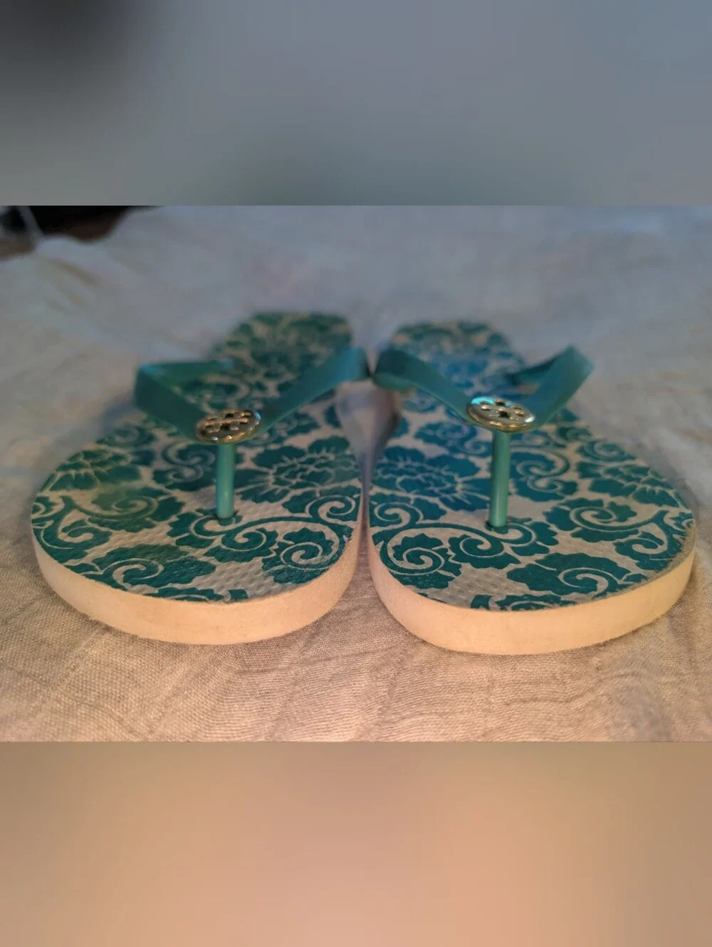 Tory Burch Logo Teal & Cream Rubber  Flip Flops Shoes sz 9-10 Cute Logo